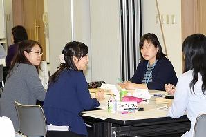 女性