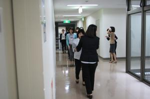 女性4